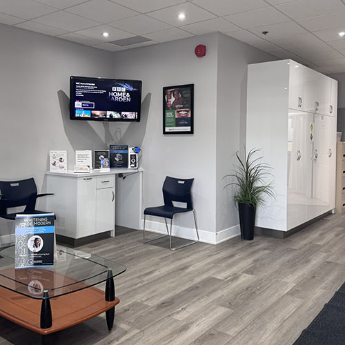 Patient and Dentist in Brampton discussing treatment options